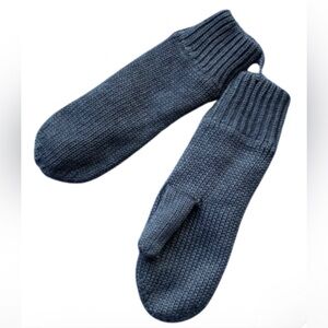 Sunday Best Mittens, Aritzia
